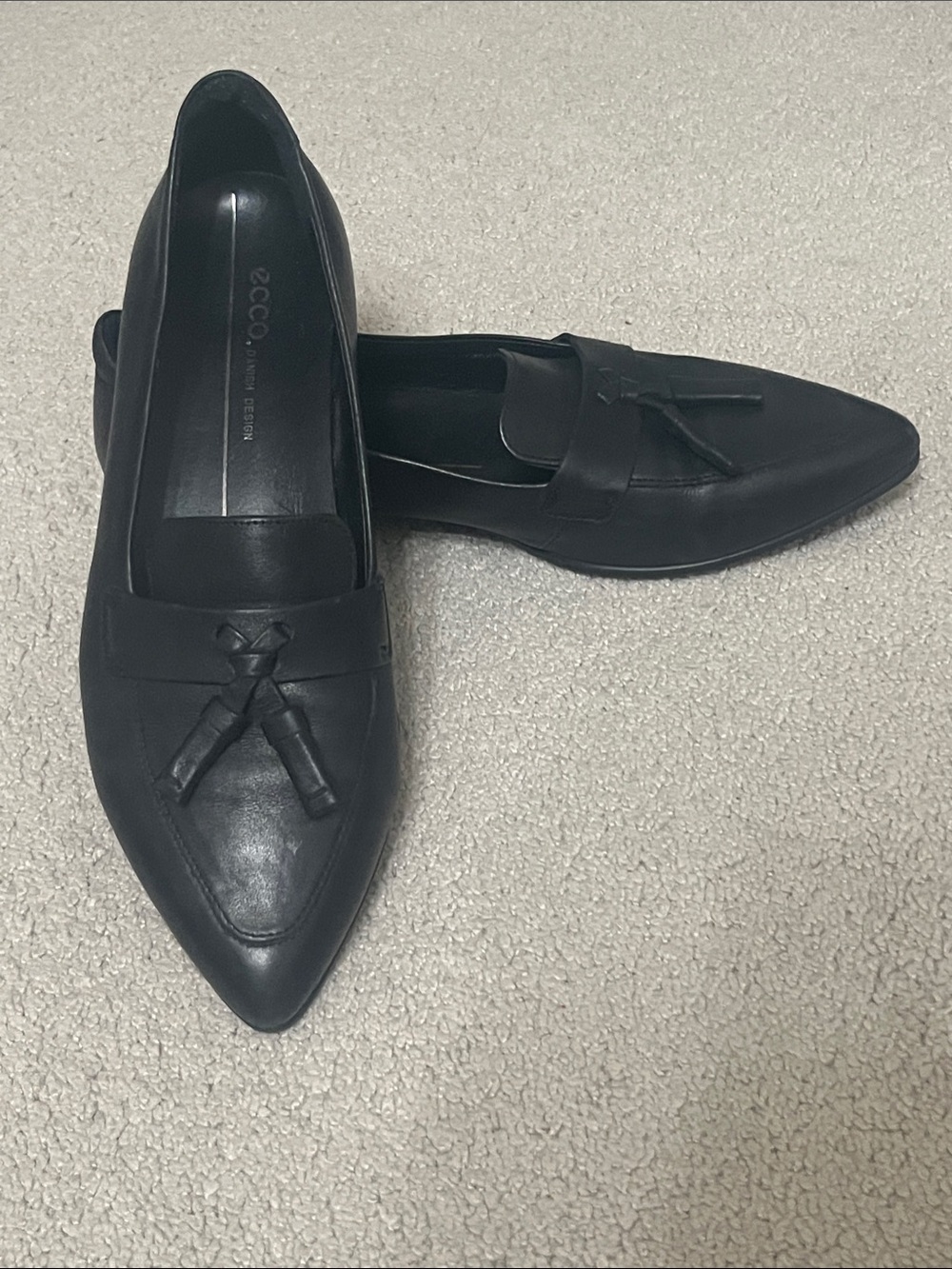 Ecco Black Leather Pointed Tassel Loafers